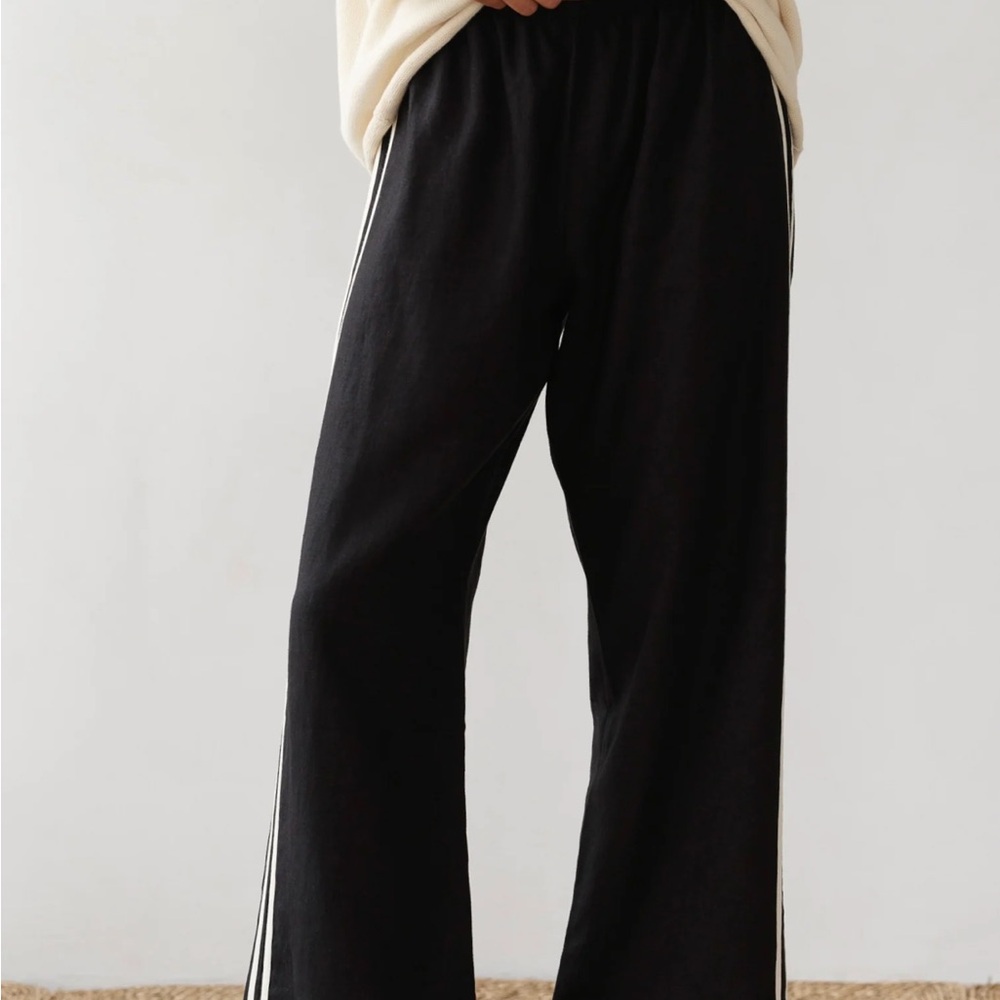 Donni. Jet Linen Stripe Crop Racer, S